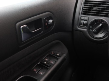 Volkswagen Golf IV Hatchback 1.6 16V 105KM 2002 VW Golf 1.6 16V, GAZ, Klima, Klimatronic,ALU, zdjęcie 14