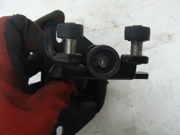 WÓZEK ROLKA ROLKI ŚRODKOWA DRZWI LEWYCH LEWA PEUGEOT 1007 USZKODZONY