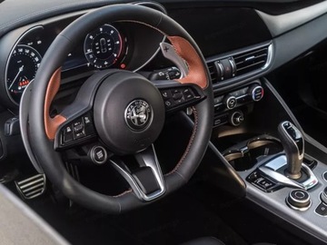 Alfa Romeo Giulia II Sedan Facelifting 2023 2.0 GME Turbo 280KM 2025 ALFA ROMEO Giulia Intensa Q4 Sedan 2.0 (280KM) 2025, zdjęcie 5