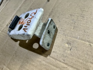 ПЕТЛЯ ДВЕРИ ВЕРХНЯЯ ЛЕВАЯ ЗАДНЯЯ MERCEDES SPRINTER 906 A9067400437