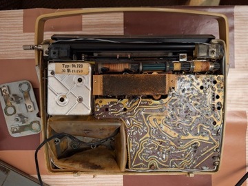 Przenośne tranzystorowe radio samochodowe Blaupunkt Derby 1950