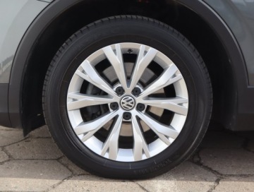 Volkswagen Tiguan II SUV 2.0 TDI 150KM 2019 VW Tiguan 2.0 TDI, DSG, Navi, Klima, Klimatronic, zdjęcie 14