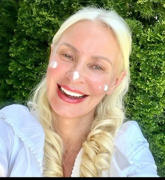 КРЕМ ДЛЯ ТЕЛА ВЕРБЛЮЖЬЕ МОЛОКО + ЗАЩИТНАЯ ГУБНАЯ ПОМАДА SPF 50 БЕСПЛАТНО ЕГИПЕТ