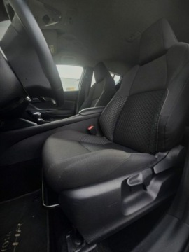 Toyota C-HR I Crossover Facelifting 1.8 Hybrid 122KM 2023 Toyota C-HR Toyota C-HR 1.8 Hybrid Comfort FV23 Gwarancja Salon PL, zdjęcie 26