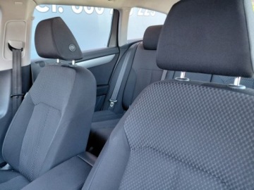 Volkswagen Passat B7 Variant 2.0 TDI CR DPF BlueMotion 140KM 2014 Volkswagen Passat Grzane fotele Klimatronik 2xPDC Alu Tempomat Hak 2.0, zdjęcie 12