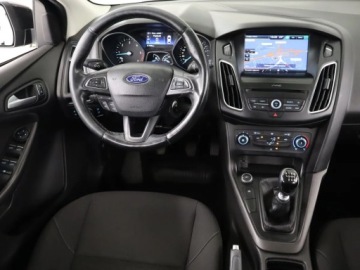 Ford Focus III Kombi Facelifting 1.5 TDCi 95KM 2016 Ford Focus 1.5 TDCi, Klima, Tempomat, Parktronic, zdjęcie 6