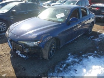 Alfa Romeo Giulia II Sedan 2.0 TBi 280KM 2018 Alfa Romeo Giulia 2018 r., 2,0L TI SPORT AWD 2.0 Benzyna 280KM, zdjęcie 2