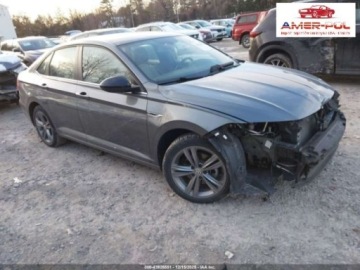 Volkswagen Jetta VI 2021 Volkswagen Jetta R-LINE, od ubezpieczalni 1.4 Benzyna 147KM