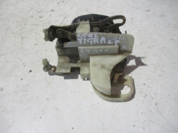 ЗАМОК ДВЕРИ ПЕРЕДНИЙ ЛЕВЫЙ OPEL TIGRA 3D 96R.