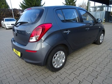 Hyundai i20 I Hatchback 5d Facelifting 1.2 DOHC 85KM 2014 Hyundai i20 Samochód z bardzo niskim przebiegiem, zdjęcie 3