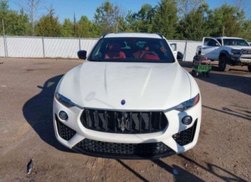 Maserati Levante 2021 Maserati Levante 2021, 3.0L, 4x4, od ubezpieczalni 3.0 Benzyna 345KM, zdjęcie 4