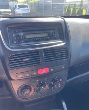Fiat Doblo III Van 1.6 Multijet 16v 105KM 2010 Fiat Doblo 1.6 DIESEL ,BEZWYPADEK ,niski pot przebieg ,klima sprawna 1.6, zdjęcie 8