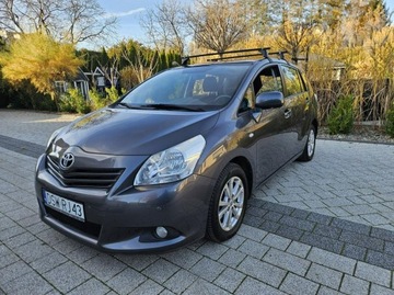 Toyota Verso Minivan 2.0 D-4D 126KM 2012