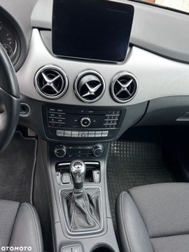 Mercedes Klasa B W246 Sports Tourer Facelifting 1.6 180 BlueEFFICIENCY Edition 122KM 2018 Mercedes-Benz Klasa B 1.6 Benzyna 122KM, zdjęcie 6