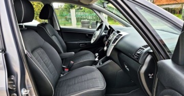 Kia Venga Mikrovan 1.6 DOHC CVVT 125KM 2010 Kia Venga 1.6 BENZYNA KLIMA PARKTRONIC super okazja polecamy 1.6, zdjęcie 32