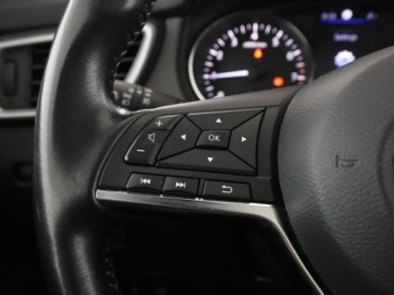Nissan Qashqai II Crossover Facelifting 1.3DIG-T 140KM 2019 Nissan Qashqai klima auto navi kamera i czujniki, zdjęcie 28