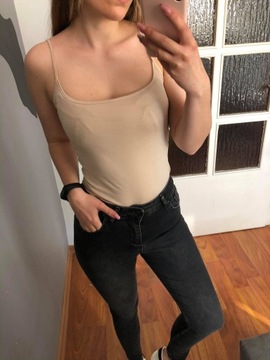 Top bluzka na ramiączkach basic BEŻOWA Me Gusta