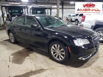 Chrysler 300C II 2019 Chrysler 300 2019, 3.6L, 4x4, TOURING, po grad...