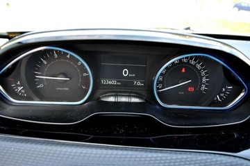 Peugeot 2008 I SUV Facelifting 1.2 PureTech 110KM 2016 Peugeot 2008 1,2 Benzyna 110Km Ledy Skóra Navi, zdjęcie 22