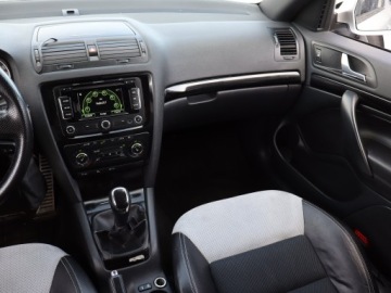 Skoda Octavia II Kombi 2.0 TDI CR DPF 170KM 2012 Skoda Octavia RS 2.0 TDI, 167 KM, Navi, Klima, zdjęcie 7