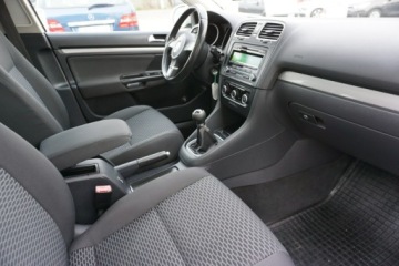 Volkswagen Golf VI Variant 1.6 TDI-CR DPF BlueMotion 105KM 2011 Volkswagen Golf Variant 1.6 TDi 105KM, zdjęcie 22