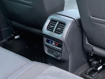 Volkswagen Tiguan II SUV Plug-in 1.4 TSI e-HYBRID 245KM 2022 Volkswagen Tiguan Tiguan 1.4 TSI Plug In DSG Highline LED Matrix Hak AsoFV, zdjęcie 18