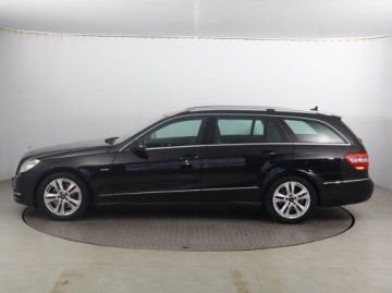 Mercedes Klasa E W212 Kombi 250 CDI BlueEFFICIENCY 204KM 2011 Mercedes E E 250 CDI, 201 KM, Automat, Skóra, zdjęcie 2