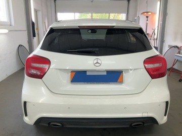 Mercedes Klasa A W176 Hatchback 5d 1.6 180 BlueEFFICIENCY 122KM 2014 Mercedes-Benz A-Klasse A 180 BlueEfficiency AMG Sport, zdjęcie 5