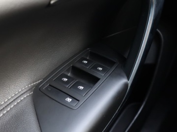 Opel Insignia I Hatchback Facelifting 2.0 CDTI ECOFLEX 140KM 2015 Opel Insignia 2.0 CDTI, Skóra, Navi, Klima, zdjęcie 16