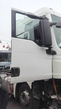 PRAWE DRZWI KOMPLETNE MAN TGX 2300 ZŁ NETTO