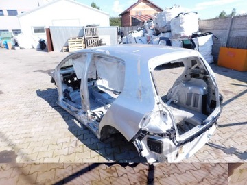 VOLKSWAGEN GOLF VI ЧЕТВЕРТЬ ПЕРЕДНЯЯ СПРАВА