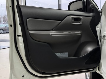 Mitsubishi L200 V Club Cab 2.4 154KM 2019 Mitsubishi L200 DC Invite / Wyciągarka / Hak / Sal, zdjęcie 10