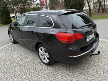 Opel Astra J Sports Tourer Facelifting 1.4 Turbo ECOTEC 120KM 2014 Opel Astra J 1.4T Lift 2014r Nawigacja Serwis, zdjęcie 1