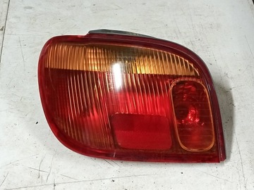 SVĚTLO LEVÝ ZADNÍ TOYOTA YARIS 1