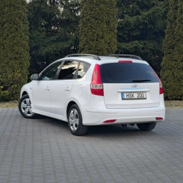Hyundai i30 I CW Facelifting 1.4 DOHC 109KM 2011 Hyundai i30 1.4 Benzyna Blue Classic Manual 109KM, zdjęcie 15