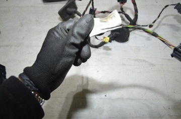INSTALACE DVEŘE PRAVÝ PŘEDNÍ 6V0971121AR FABIA III