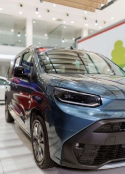 Toyota 2024 Toyota Proace City City Verso Long 1.5 D-4D Family aut 1.5 Diesel 130KM, zdjęcie 12