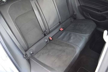 Volkswagen Arteon Fastback Facelifting 2.0 TDI SCR 150KM 2022 Volkswagen Arteon 2.0TDI 150KM DSG SB Elegance COMBI Pak.Premium Hak ACC K, zdjęcie 31