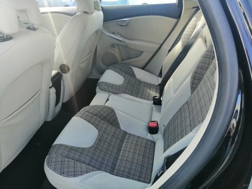 Volvo 2018 Volvo V40 Cross Country II 2.0 bezwypadkowy, jasny środek, WEBASTO, zdjęcie 16