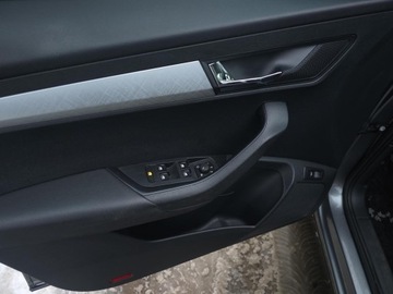 Skoda Karoq Crossover Facelifting 1.5 TSI ACT 150KM 2023 Karoq 1.5 TSI ACT Ambition, zdjęcie 9