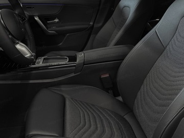 Mercedes CLA C118/X118 Shooting Brake Facelifting 1.3 180 136KM 2025 CLA 180 Progressive Shooting Brake 1.3 (136KM) 2025, zdjęcie 4
