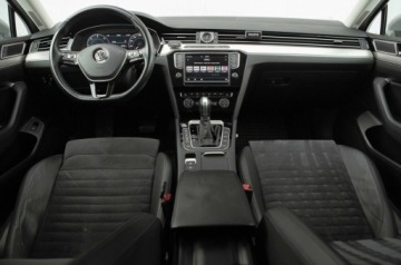 Volkswagen Passat B8 Limousine 2.0 TDI BlueMotion SCR 190KM 2017 Volkswagen Passat Highline 2.0 TDI 190 KM DSG Salon Polska Autotrade, zdjęcie 24