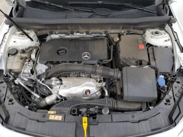 Mercedes GLB 2022 Mercedes-Benz GLB 250 2022 2.0l 2.0 Benzyna 221KM, zdjęcie 6