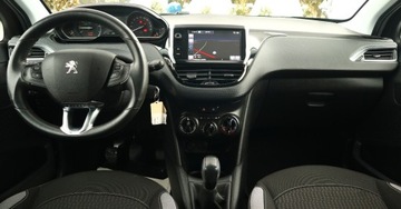 Peugeot 208 I Hatchback 5d Facelifting 1.2 PureTech 82KM 2017 Peugeot 208 (Nr.008) 1.2 82 KM Style Navi Klima Tempomat Parktronik Gwaran, zdjęcie 12