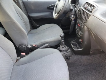 Fiat Punto II Hatchback 1.2 i 60KM 2004 Fiat Punto 1.2 60 , Salon Polska, zdjęcie 8