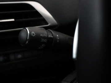 Peugeot 5008 II Crossover Facelifting 1.2 PureTech 130KM 2022 Peugeot 5008 FV23% 7 os. automat full LED, zdjęcie 36