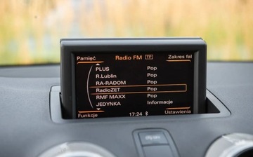 Audi A1 I Hatchback 3d 1.6 TDI 105KM 2011 Audi A1 3-drzwiowe 1.6TDI 105KM Navi Ledy Xenon Alu Pdc Po Serwsie 1.6, zdjęcie 17