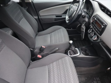 Toyota Yaris III Hatchback 5d Facelifting 1.0 VVT-i 69KM 2015 Toyota Yaris 1.0 VVT-i, Salon Polska, Klima, zdjęcie 8