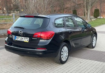 Opel Astra J Sports Tourer Facelifting 1.6 CDTI ecoFLEX 110KM 2015 Opel Astra J 1.6 CDTI, Nowy ROZRZAD 1.6 Diesel 110KM, zdjęcie 2