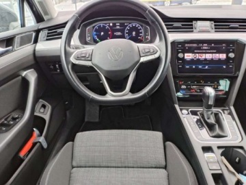 Volkswagen Passat B8 Limousine Facelifting 2.0 TDI SCR 150KM 2021 Volkswagen Passat VatMarzaVirtual CockpithakACC kameraod DealeraRata od 90, zdjęcie 15